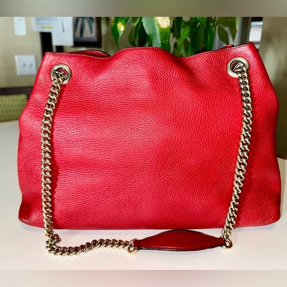 Authentic Gucci Soho Red Leather Chain Shoulder Bag - Picture 2 of 10